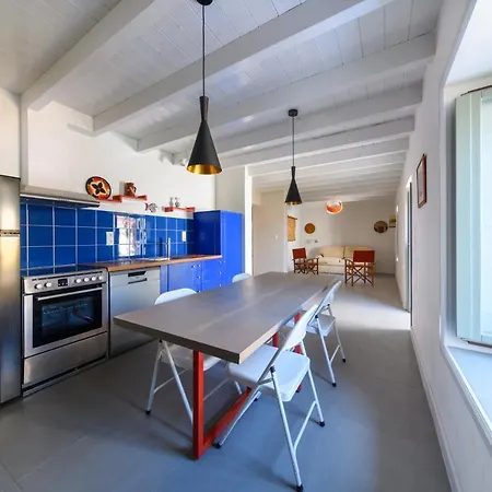 Holiday home Aphrodite - Bougainvillea *