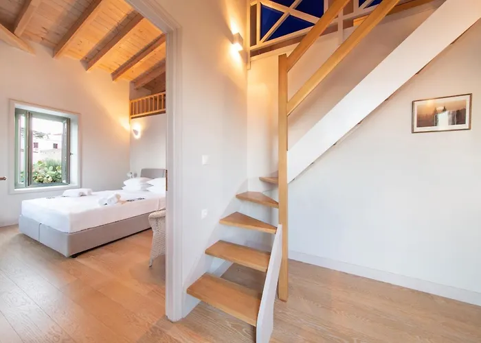 Aphrodite - Bougainvillea Chalki Town