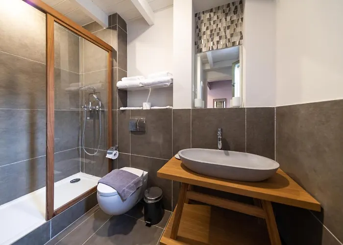 Aphrodite - Bougainvillea *